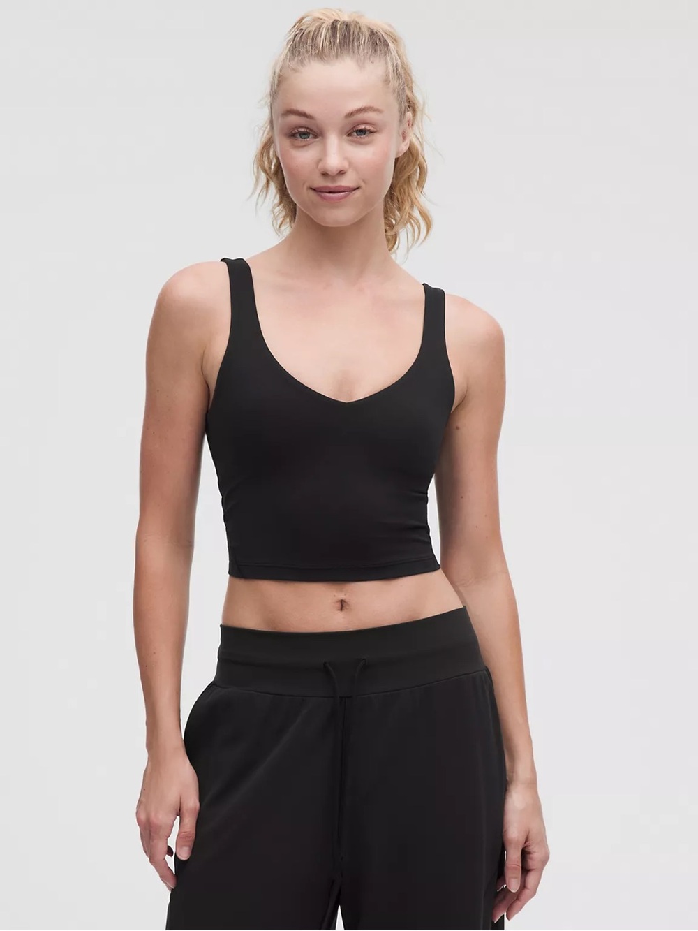 V-Neck Cropped Seamless Crop Tank Top - Black - Picture 2 of 7